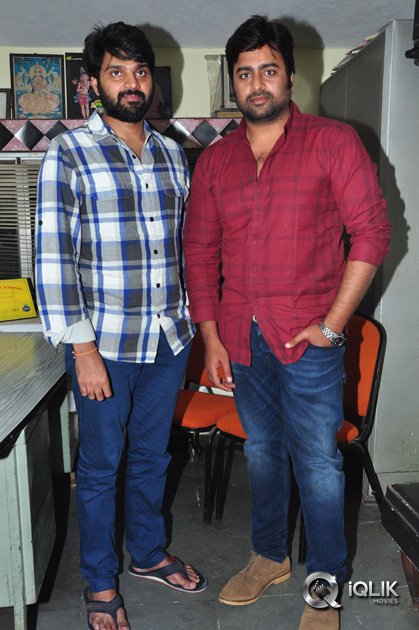 Appatlo-Okadundevadu-Movie-Team-at-Devi-Theater